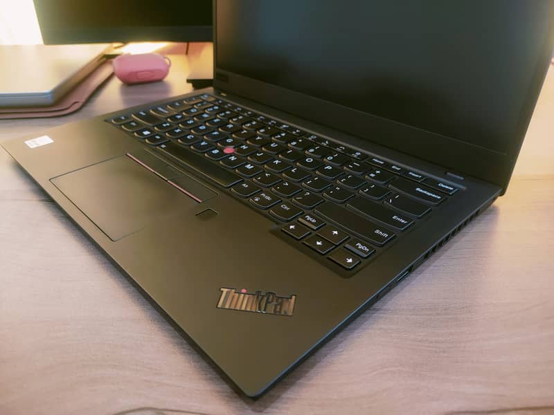 Lenovo X1 Carbon ThinkPad 8th-Gen i5 4