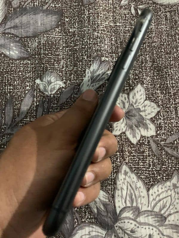 iphone 11 128GB pta 1