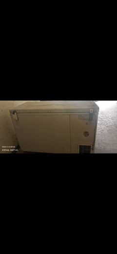 03453295985 Waves deep freezer in good condition  working steel body