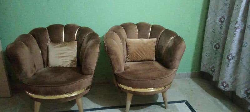 Two sofa chair, like a coffee chair, condition new h 0