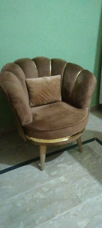 Two sofa chair, like a coffee chair, condition new h 1