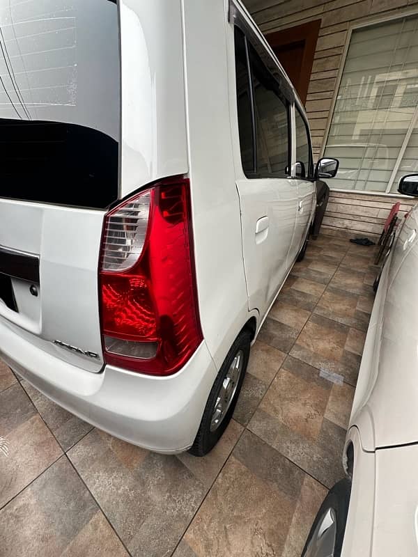 Suzuki Wagon R 2018 3