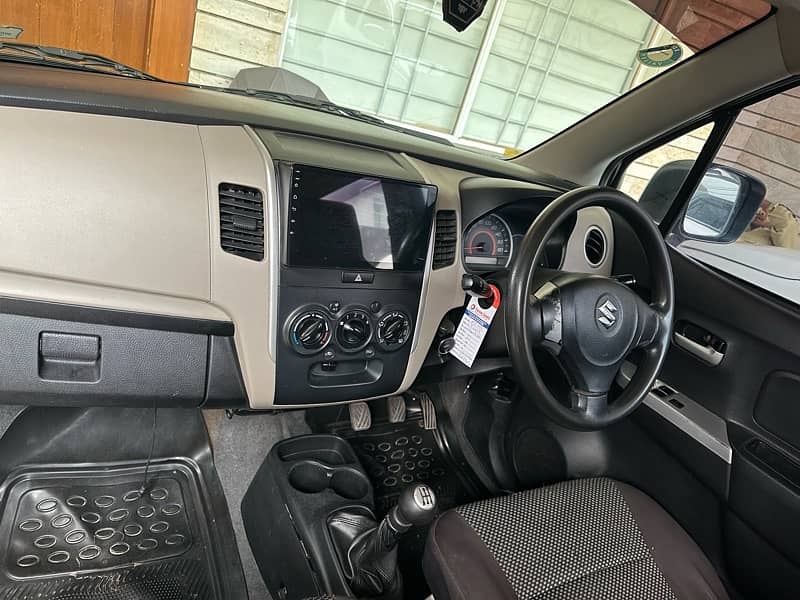 Suzuki Wagon R 2018 4