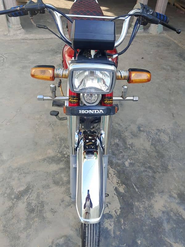 Seel my Honda cd 70 sukkur number 7