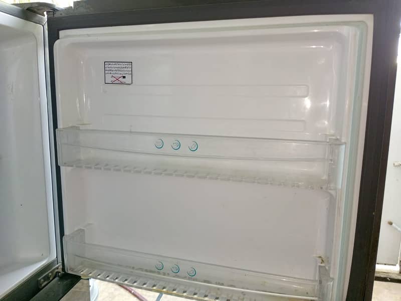 Haier Refrigerator - 250L, Urgent Sale, Glass Broken but Fully Size 7