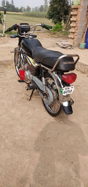 Honda 70cc 2012 model 8/10 condition all ok price 60000 4