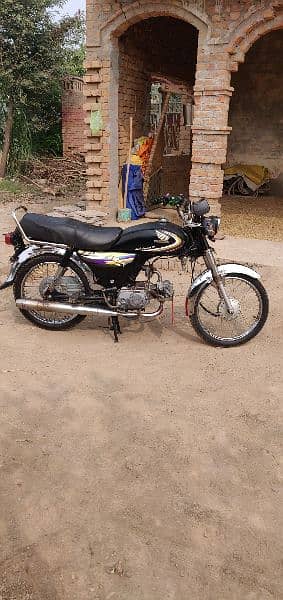 Honda 70cc 2012 model 8/10 condition all ok price 60000 7