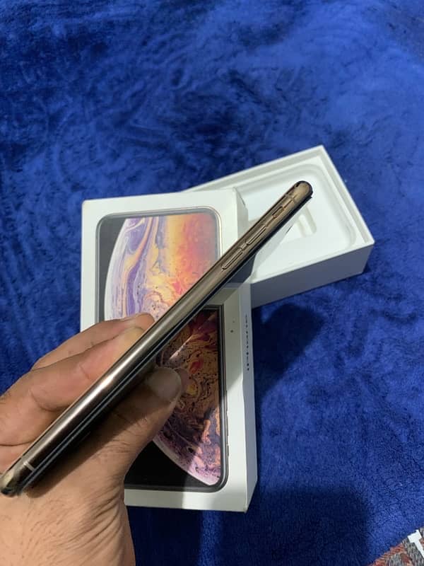 iPhone xsmax 256 gb pta approved 5