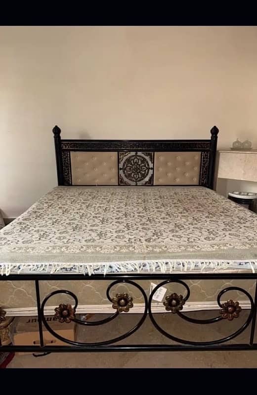 king bed with mattress 0