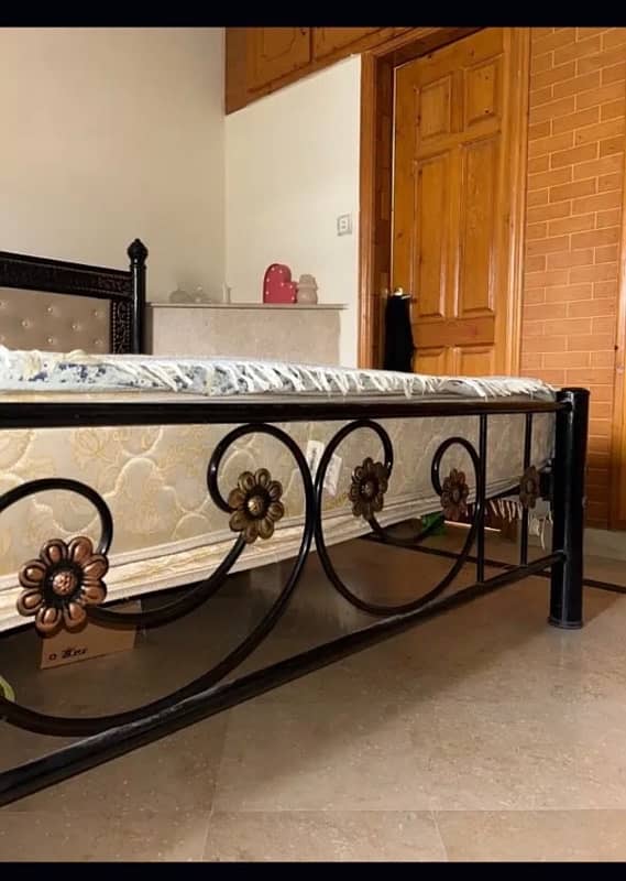 king bed with mattress 2