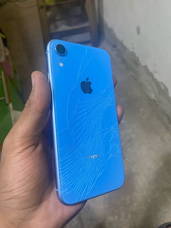 iphone XR J. V 2