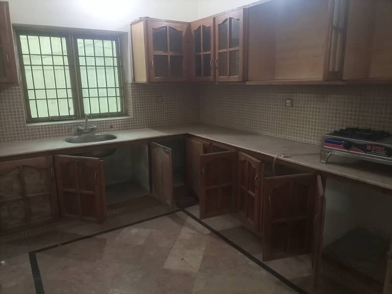 9 Marla Single Storey House For Rent 8