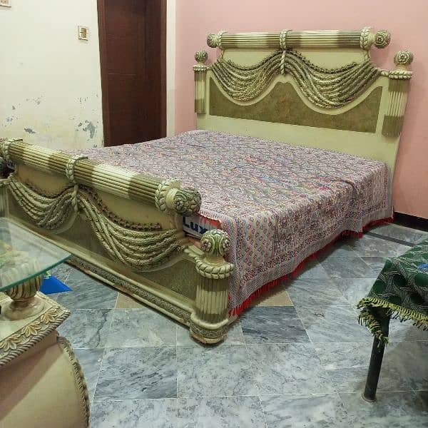 Queen Size bed with mattress for sale 2