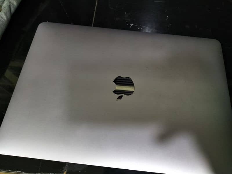 Mac book pro M1 2021 screen damage 1