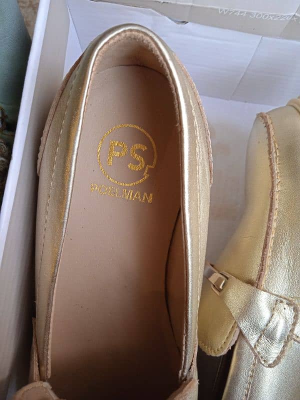 POELMAN original shoes. . . . . 5