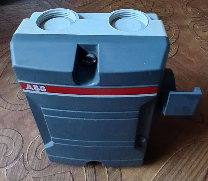 ABB BW 325 TPN Enclosed Switch Disconnector / PVC Isolator 0