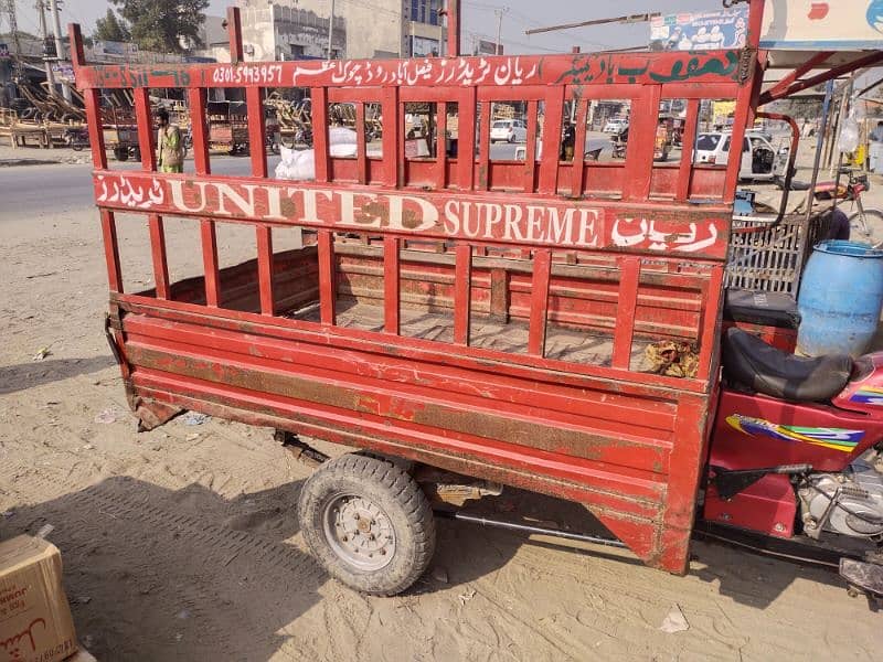 United 100 CC Loader Rickshaw- with reverse Gear 7