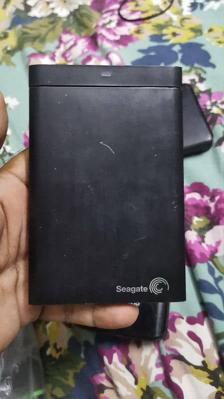 1/1 TB Seagate 1 TB Transcend 1 TB 2 excited hard disc 0