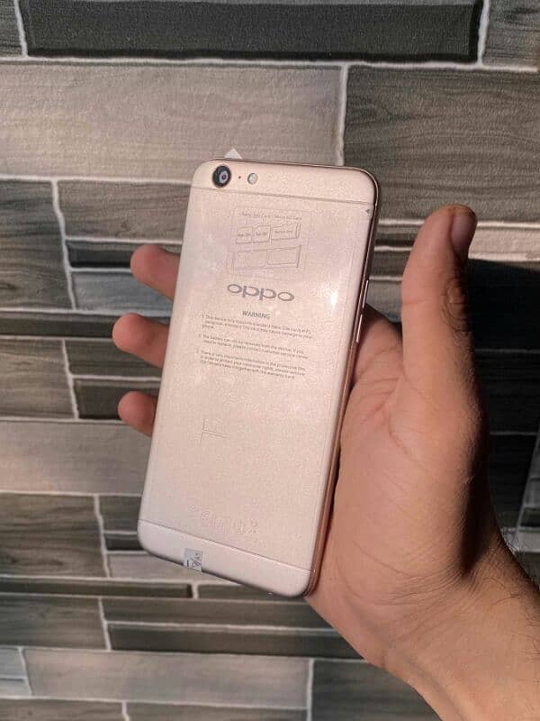 Oppo A57 0