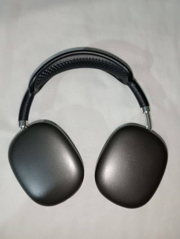 P9 headphones 2