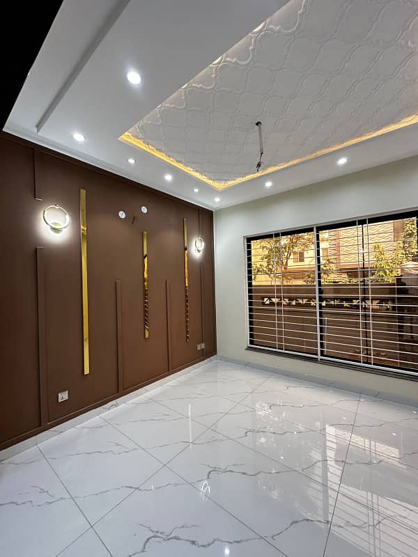 10 Marla Beautifully designed Lower Portion For Rent In Park View City Lahore. 0