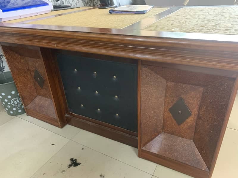 big size office table available 5