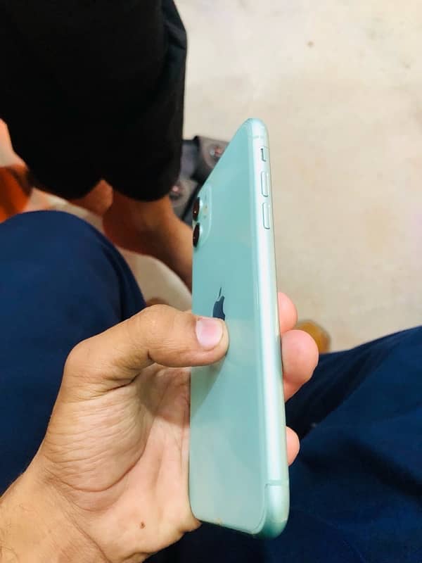 iPhone 11 2