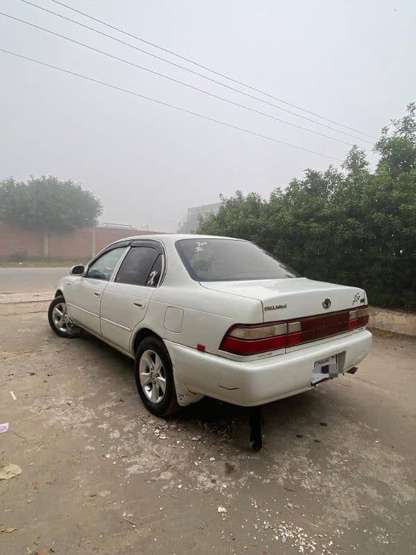 Toyota Corolla GLI 2001 3