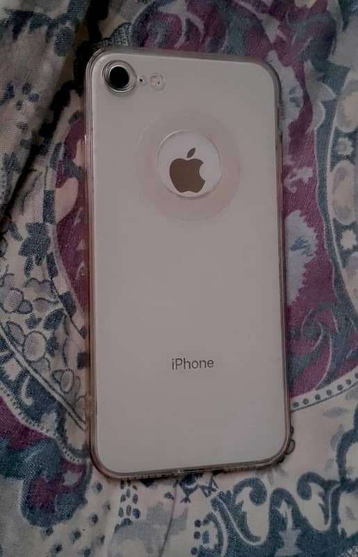 iPhone 8! 64GB white colour 76health lush condition 1