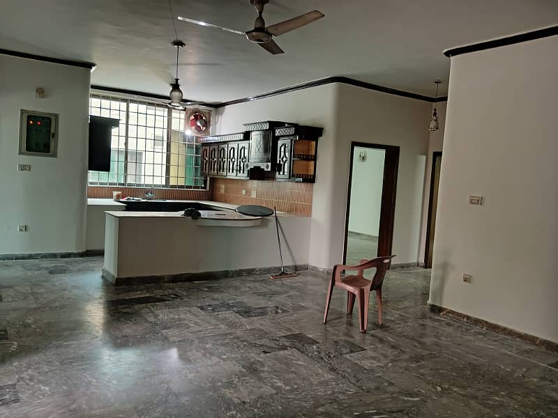 1 KANAL UPPER PORTION FOR RENT IN JOHAR TOWN 1