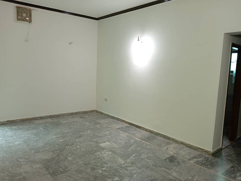 1 KANAL UPPER PORTION FOR RENT IN JOHAR TOWN 11