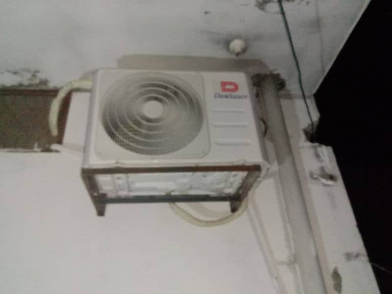 5 month use Dawlance 1 ton inverter split AC 1