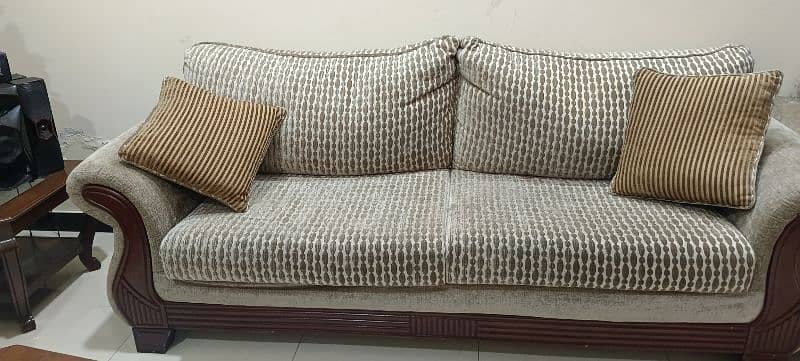 5 seater sofa for sale in reasonable price 1