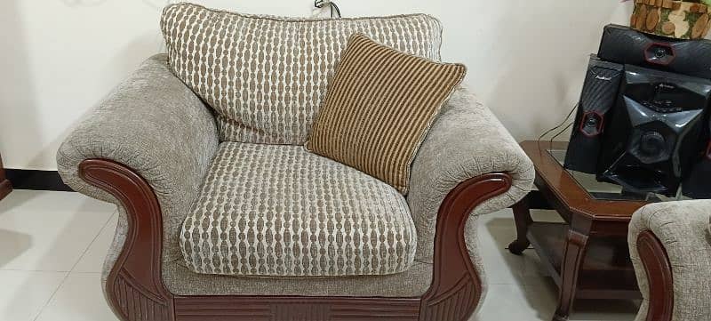 5 seater sofa for sale in reasonable price 2