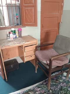 selling computer table with chair