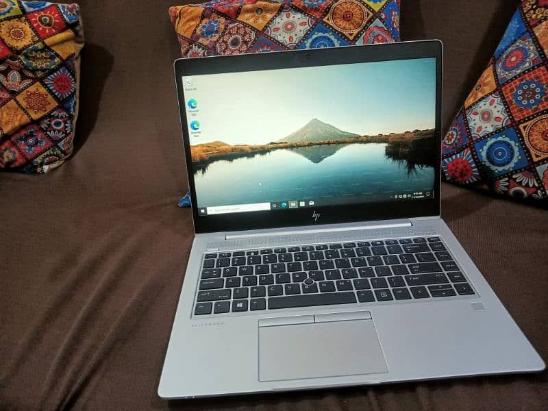 HP ELITEBOOK 840 G7 AMD Reyzen 3pro 2019 2