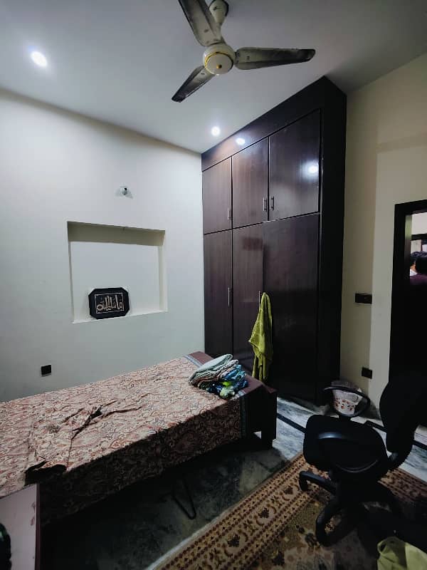 4 MARLA UPPER PORTION FOR RENT LOWER LOCK IN MILITARY ACCOUNTS MAIN COLLEGE ROAD LHR 0