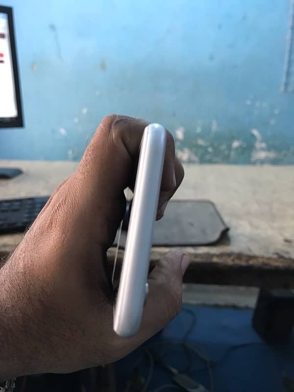 iphone 6s 32GB PTA Approved 4