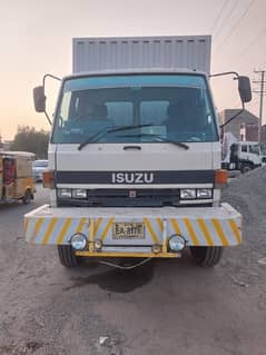 Isuzu trucks 6 w