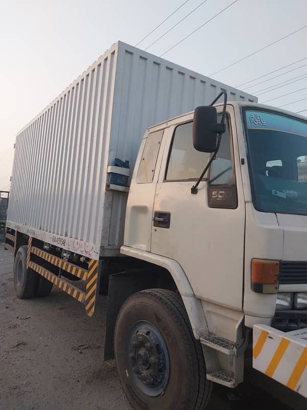 Isuzu trucks 6 w 1