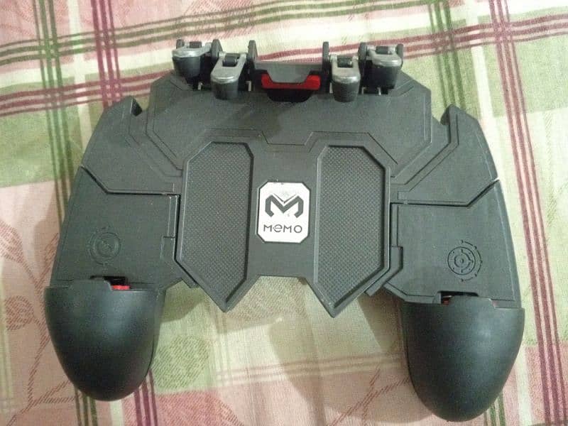 MEMO Game Controller for Mobile Phones - Like New Condition 1