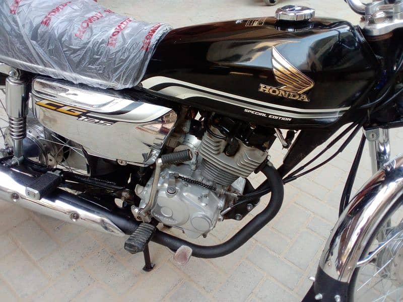 Honda 125 karachi number 19 model 1