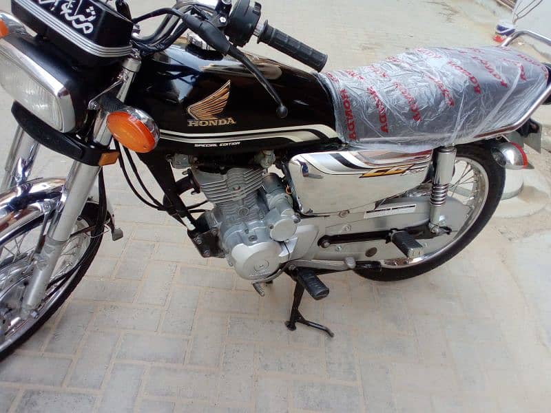 Honda 125 karachi number 19 model 7