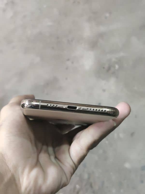 IPHONE 11 PRO MAX NON PTA 4