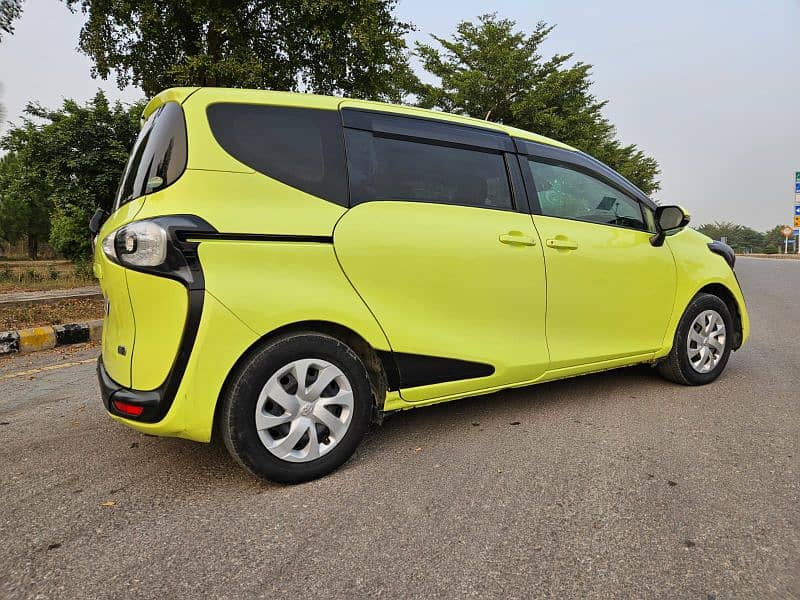 Toyota Sienta 2015 17