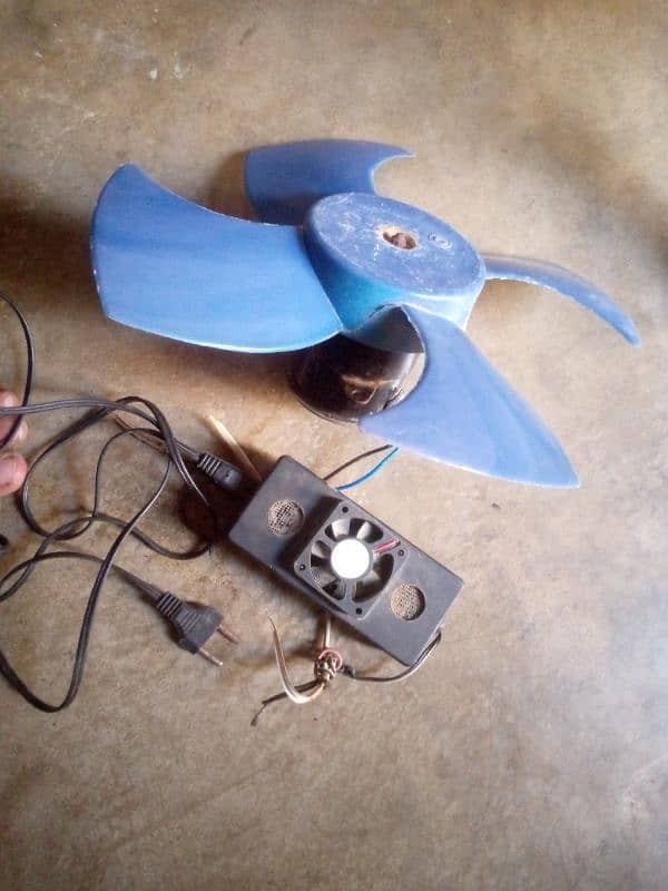 12 volt fan with charger 100% copper 0