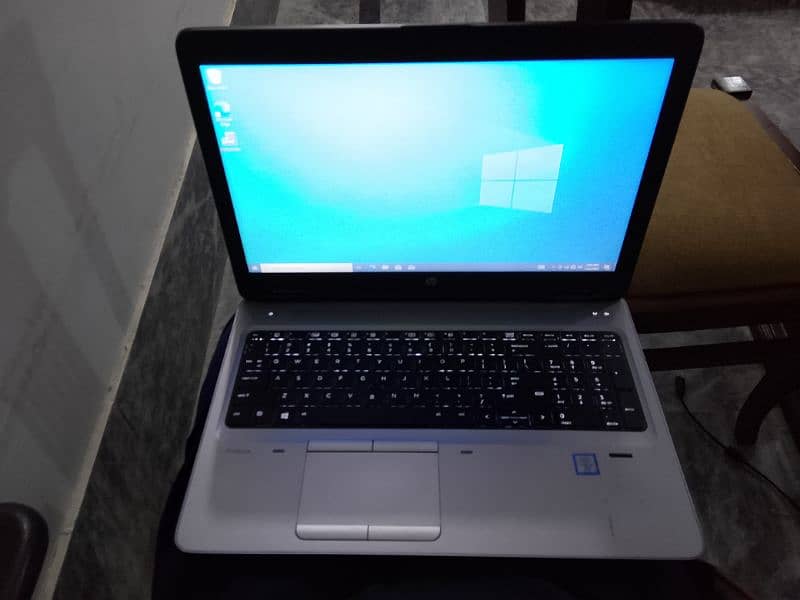 hp probook 650 g2 core i5 2 gb graphic card amd r7 380m 2