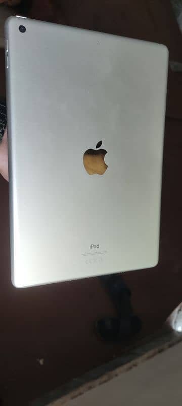 iPad 8th generation 128 GB with box 0