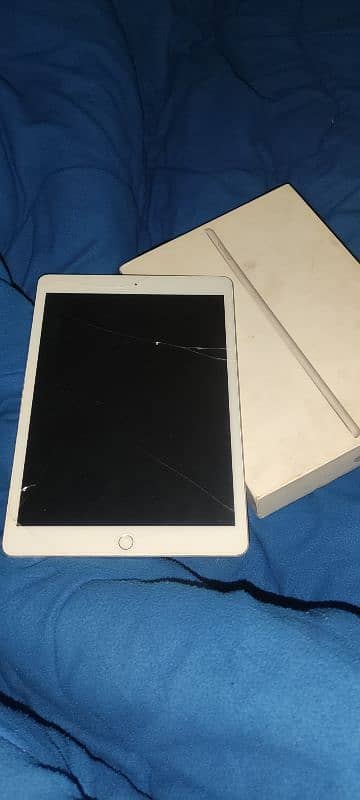 iPad 8th generation 128 GB with box 4