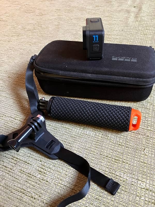 GoPro Hero 11 Black 10/10 Condition 3